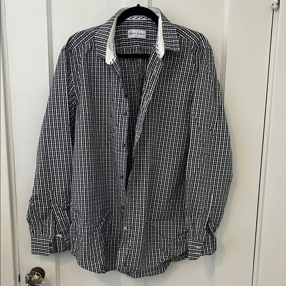 Robert Graham Black and White Casual Button Down Shirt - Picture 1 of 3